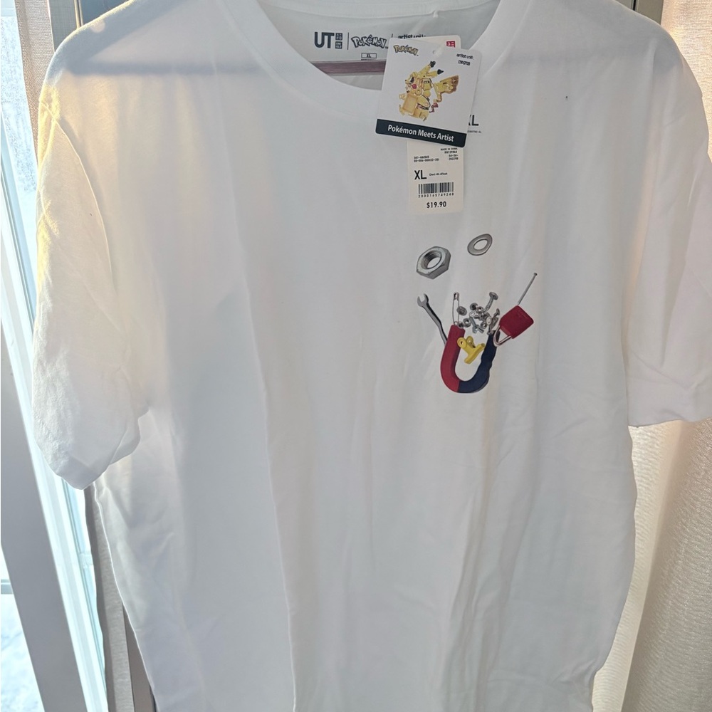 Uniqlo White Tee with Magnet Graphic